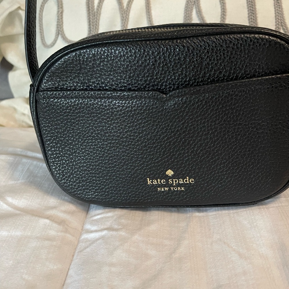Kate Spade. Leather Black crossbody camera bag. Used once. Like new. - Picture 4 of 11